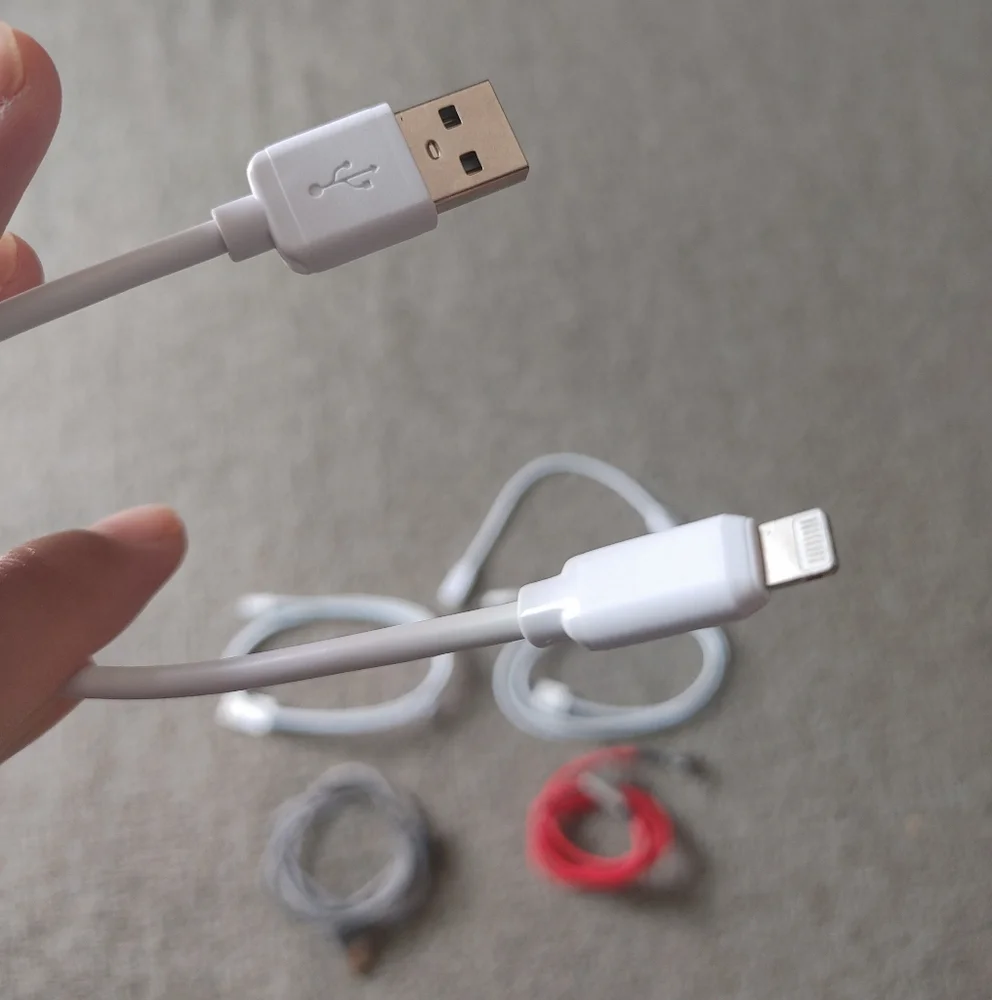 Miscellaneous USB To Lightning Charging And Data Cable Set - White, Gray, Red